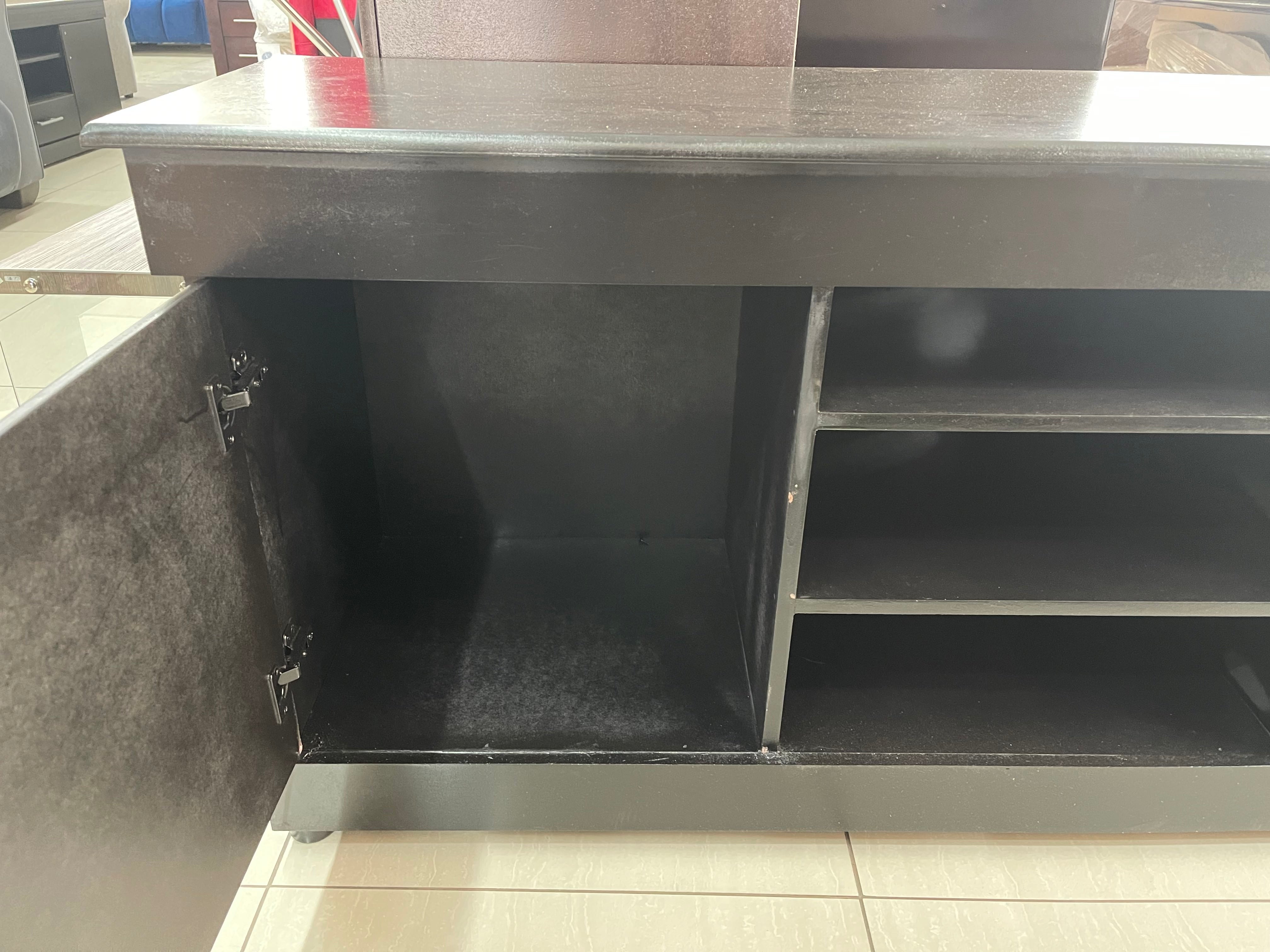 Taxi TV Stand Small