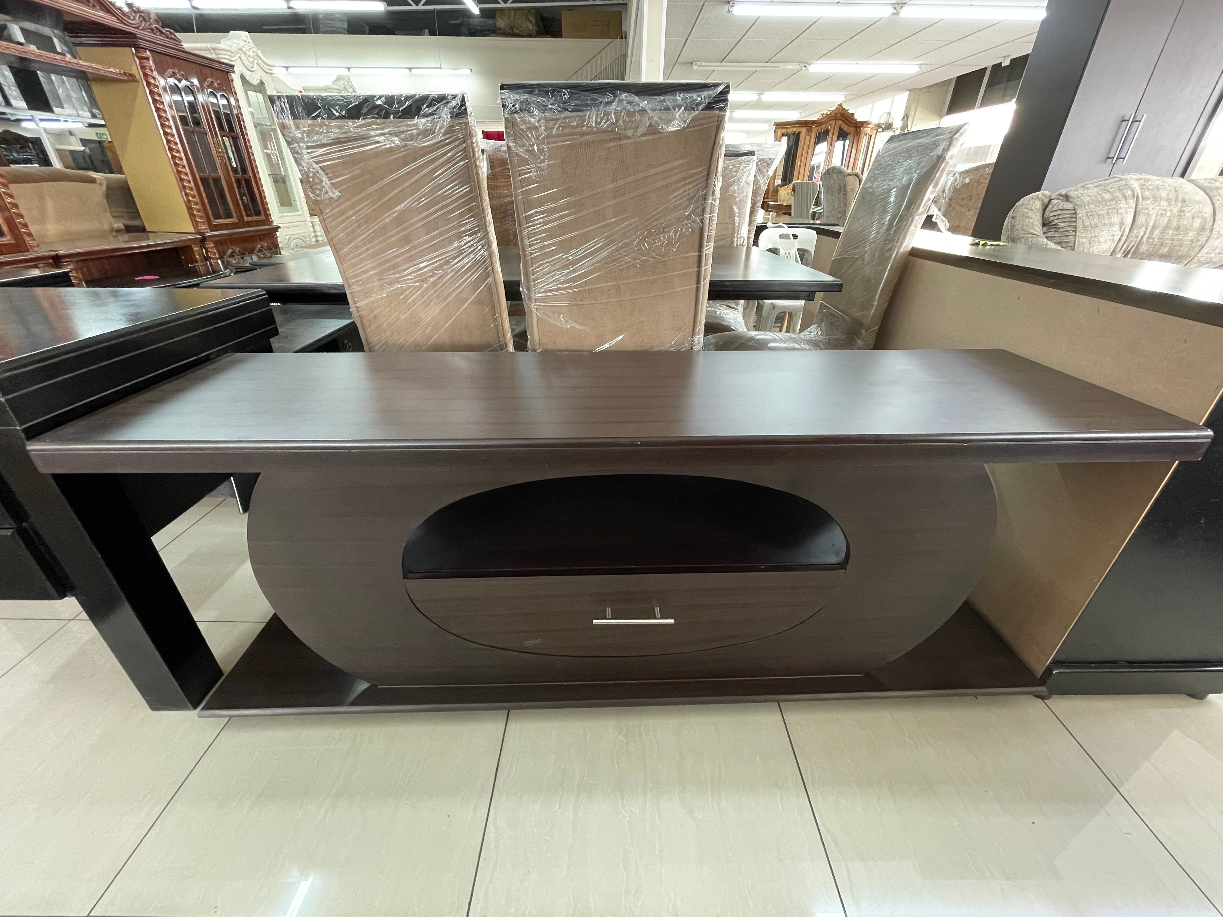 Sabel TV Stand